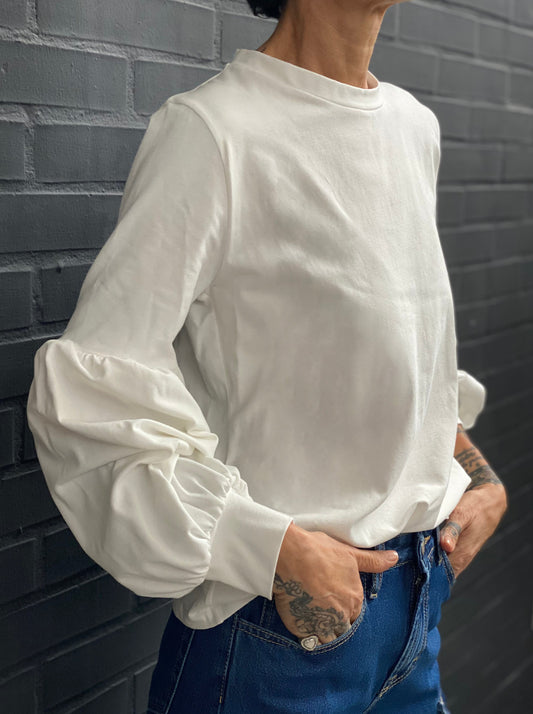 Ruffled sleeve T-shirt