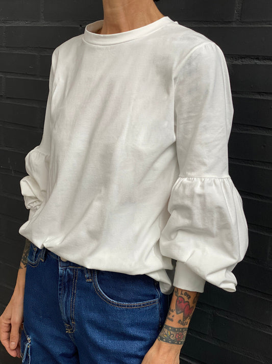 Ruffled sleeve T-shirt