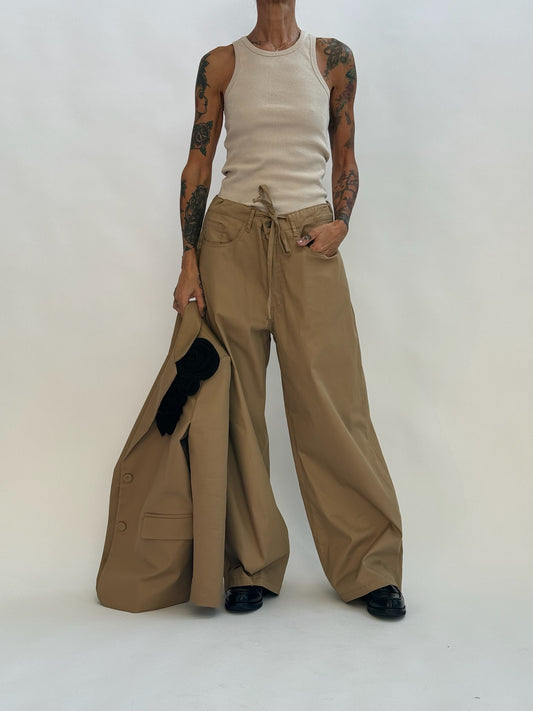 Pants with drawstring