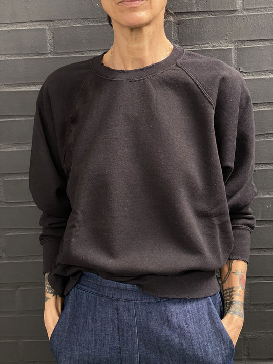 Raglan sleeve sweatshirt