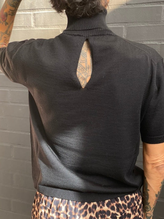 High neck with porthole