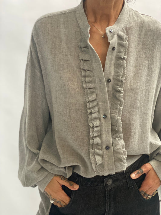 Serafino shirt with ruffles