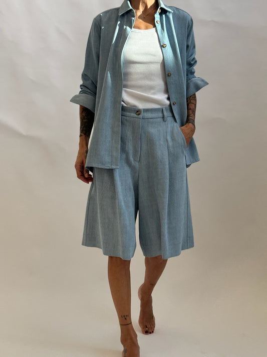 Bermuda shorts with pleats