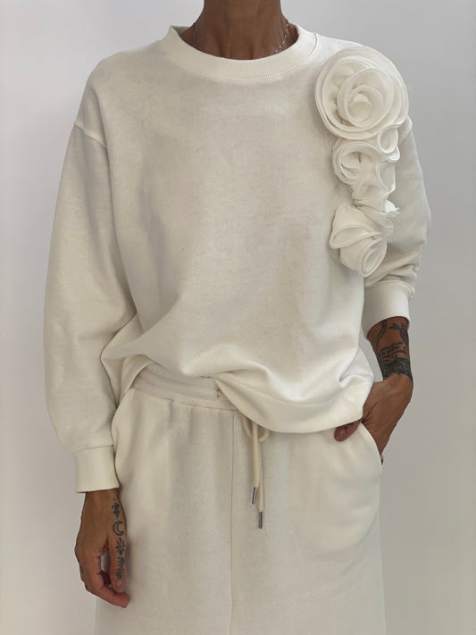 Sweatshirt with rose