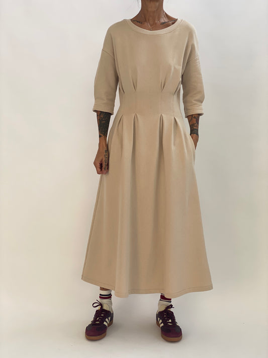 Sweatshirt dress with gathers