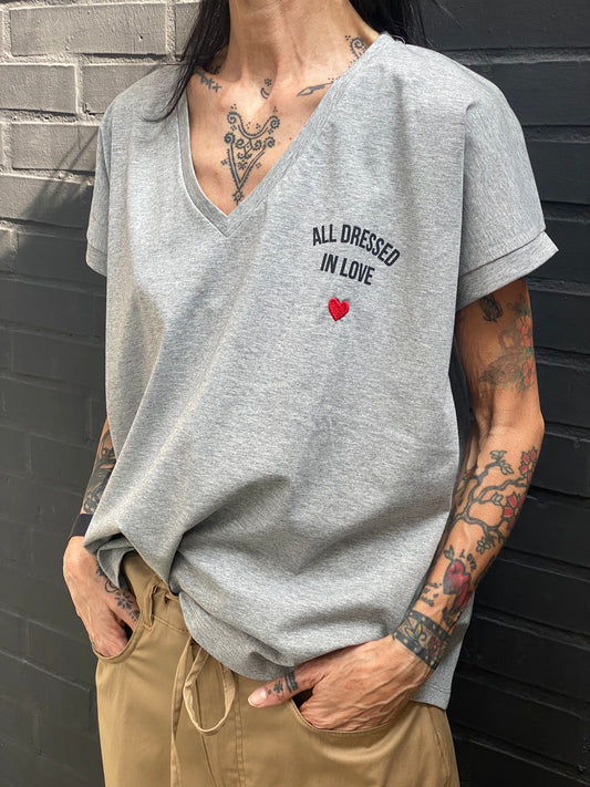 V-neck T-shirt with print and embroidery