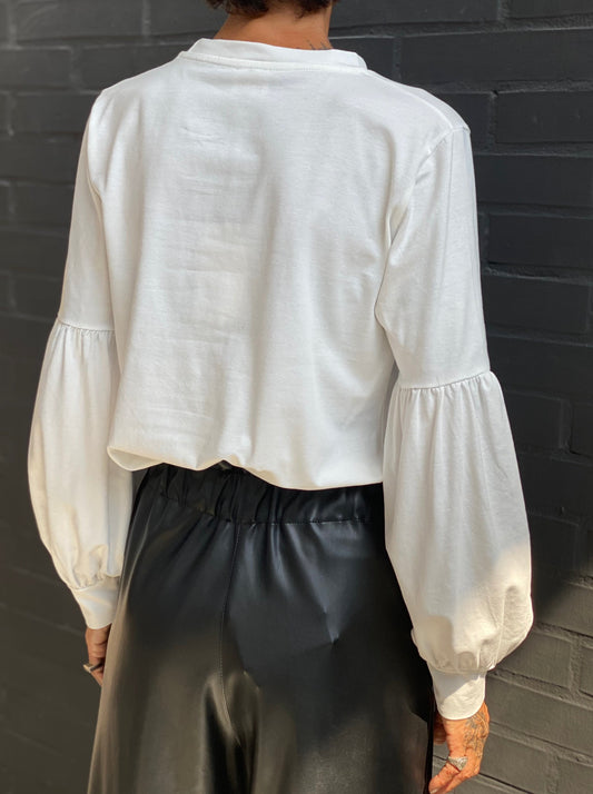 Ruffled sleeve T-shirt