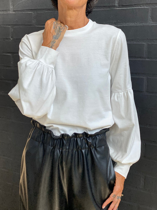 Ruffled sleeve T-shirt