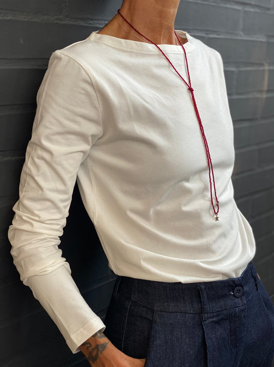 Elbow-length sleeve T-shirt