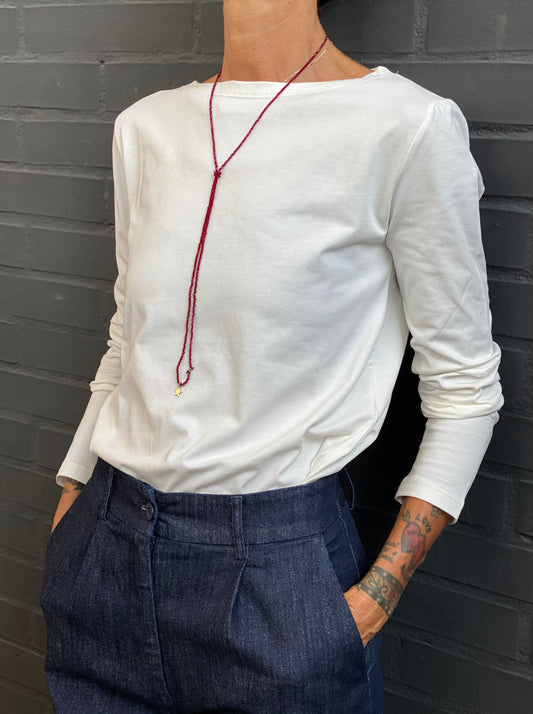 Elbow-length sleeve T-shirt