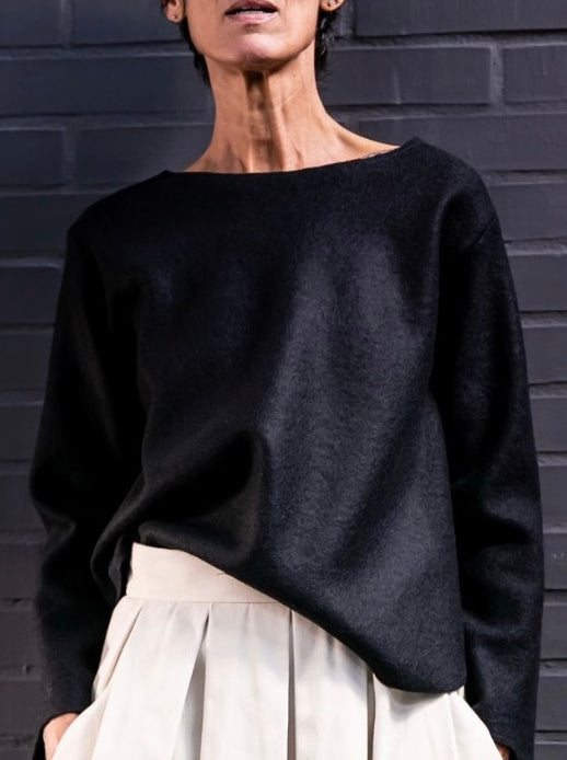 Rounded sweater in boiled wool