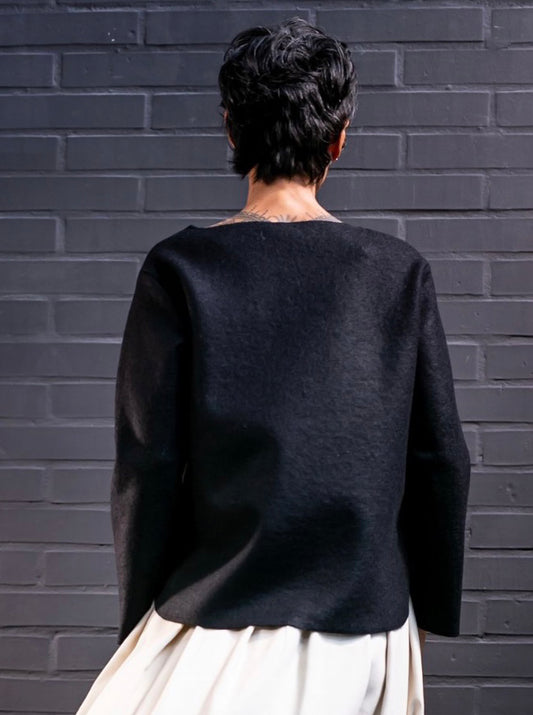 Rounded sweater in boiled wool