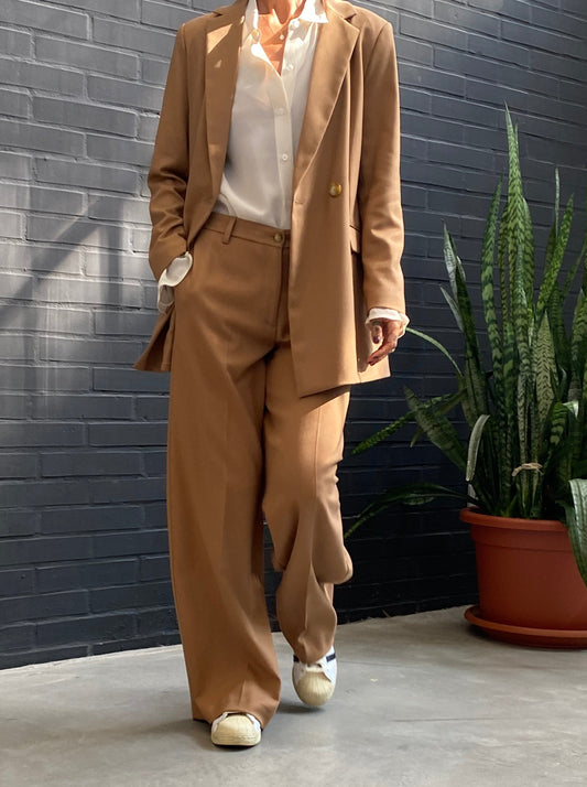 Wide leg trousers