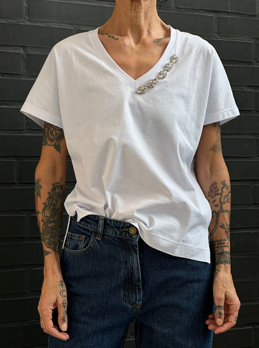 V-neck T-shirt with jewel