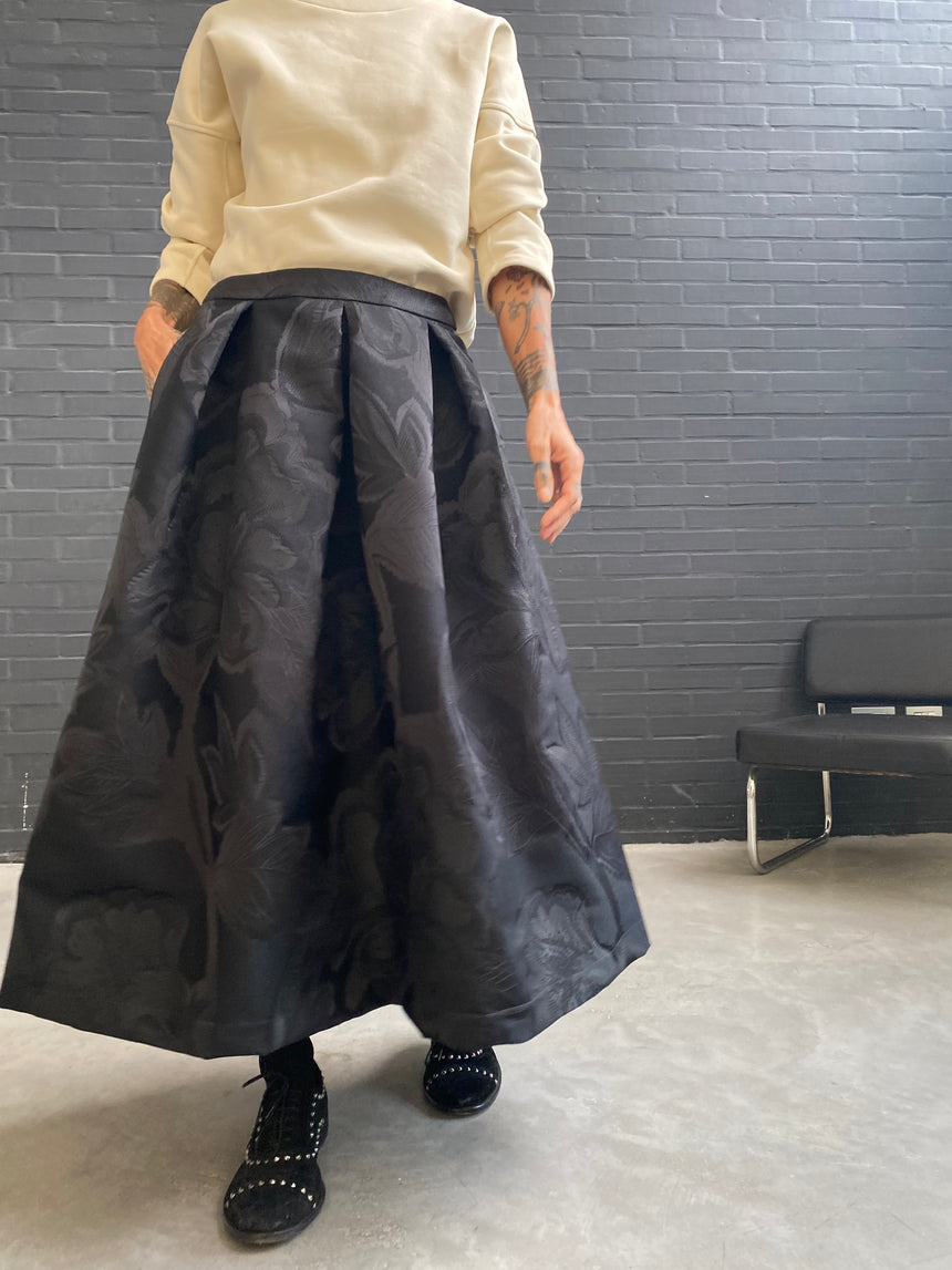 Gonna ampia a pieghe fiore