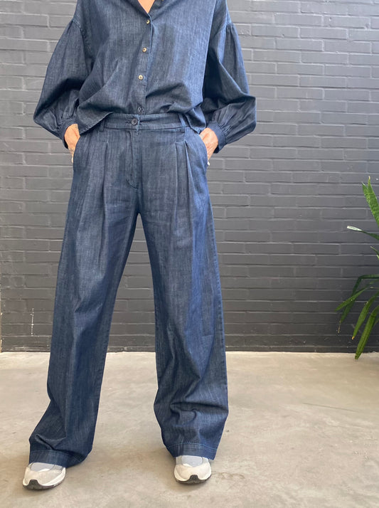 Double pleated chambray trousers