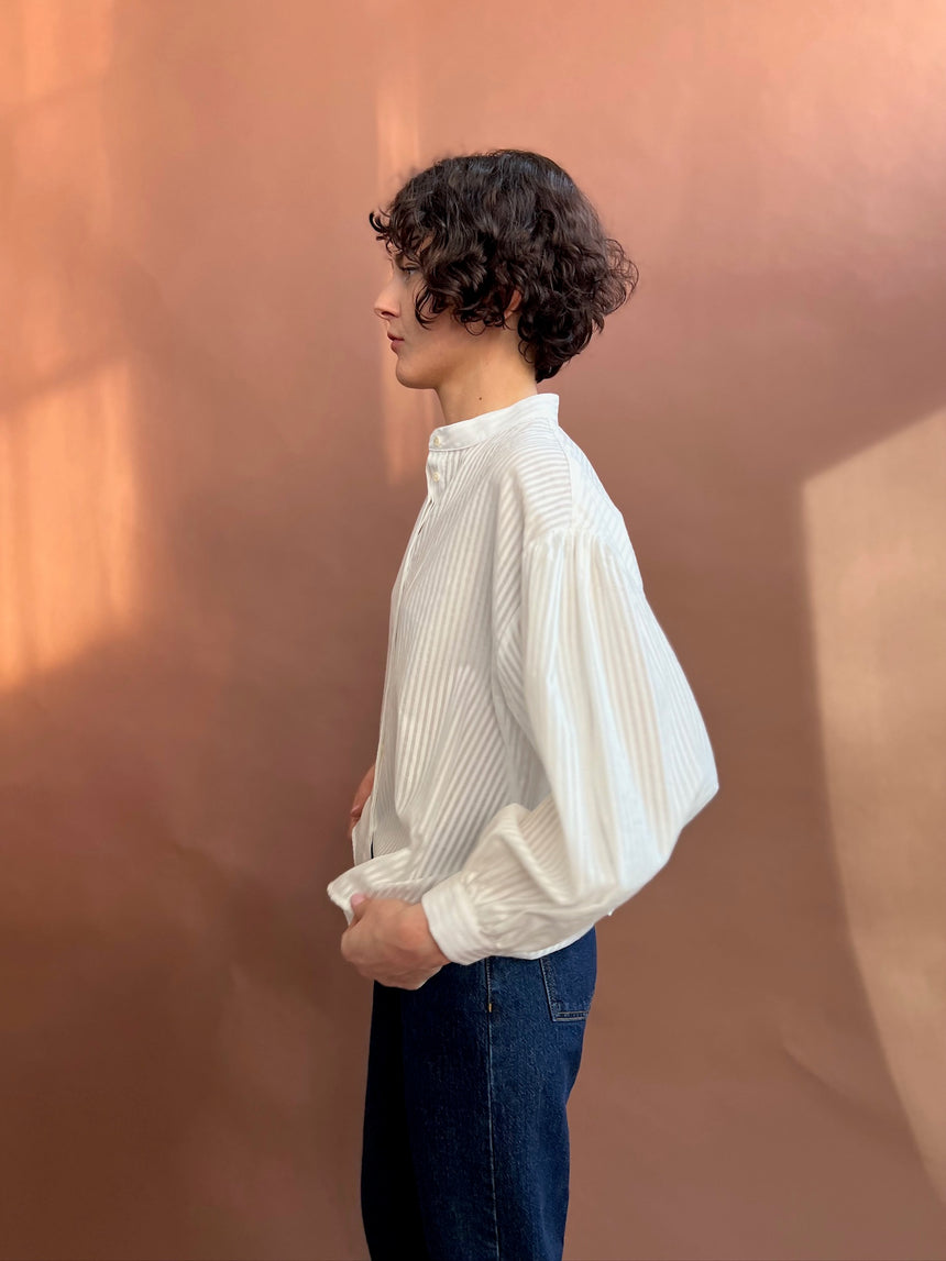 Camicia coreana spalla scesa con arriccio