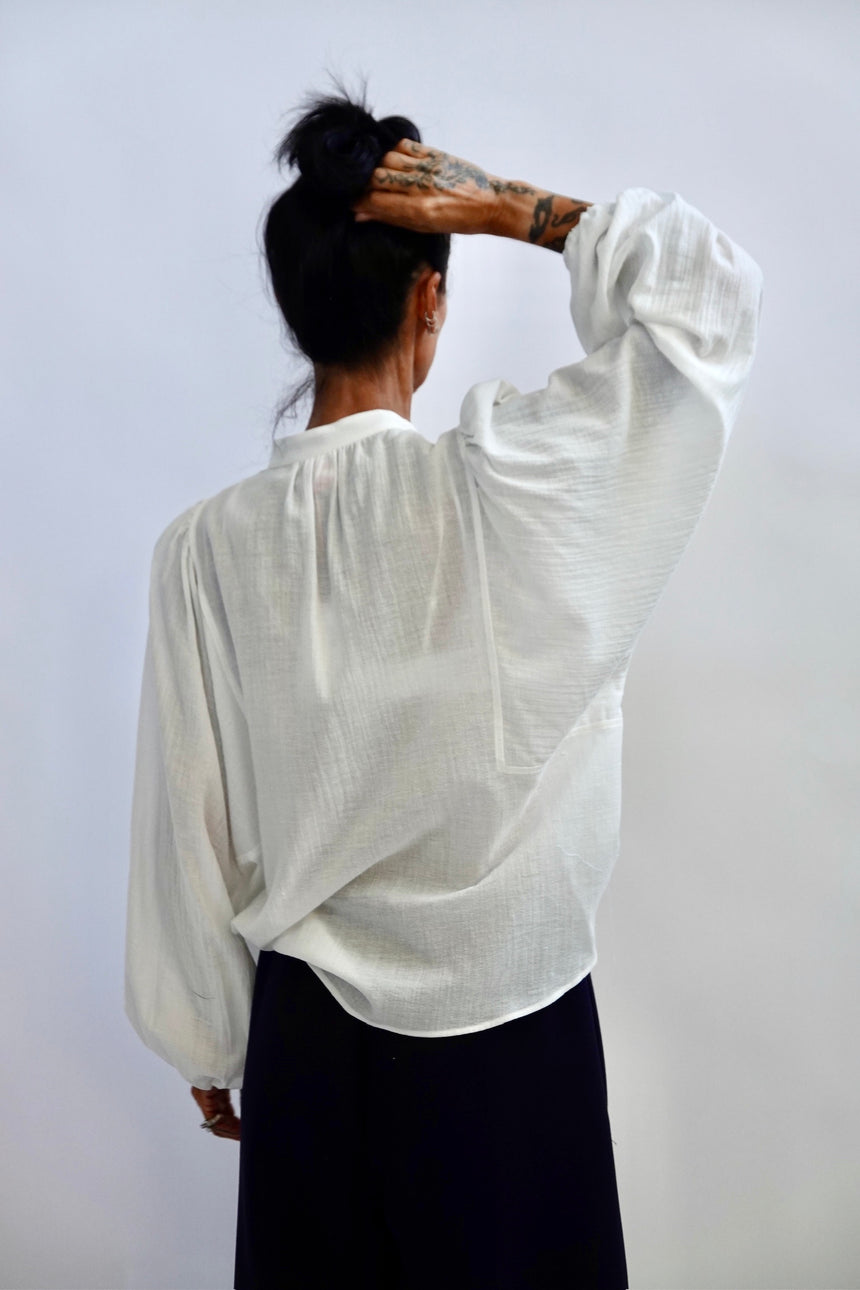 Korean blouse with wide sleeves