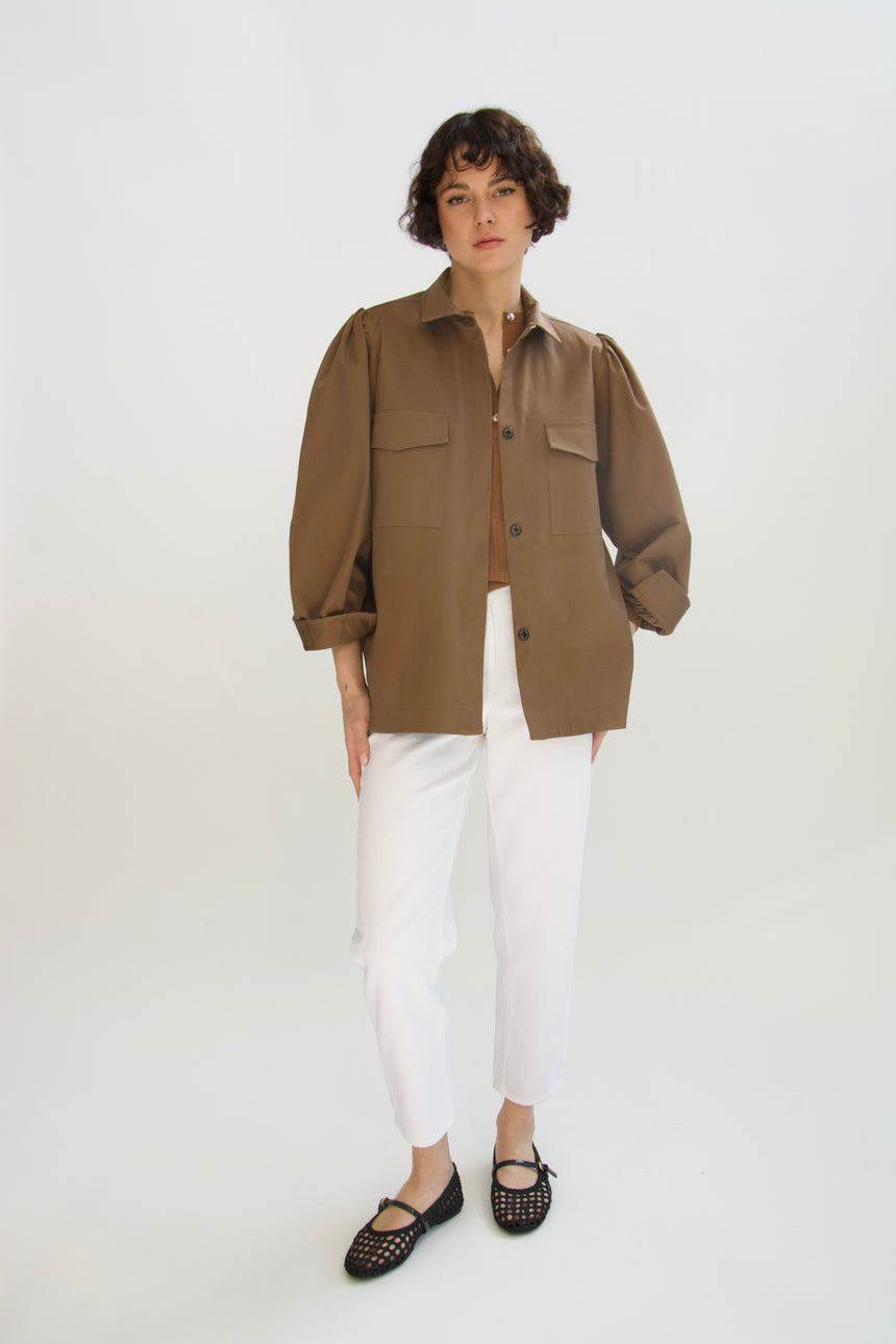 Overshirt con arriccio sulla spalla