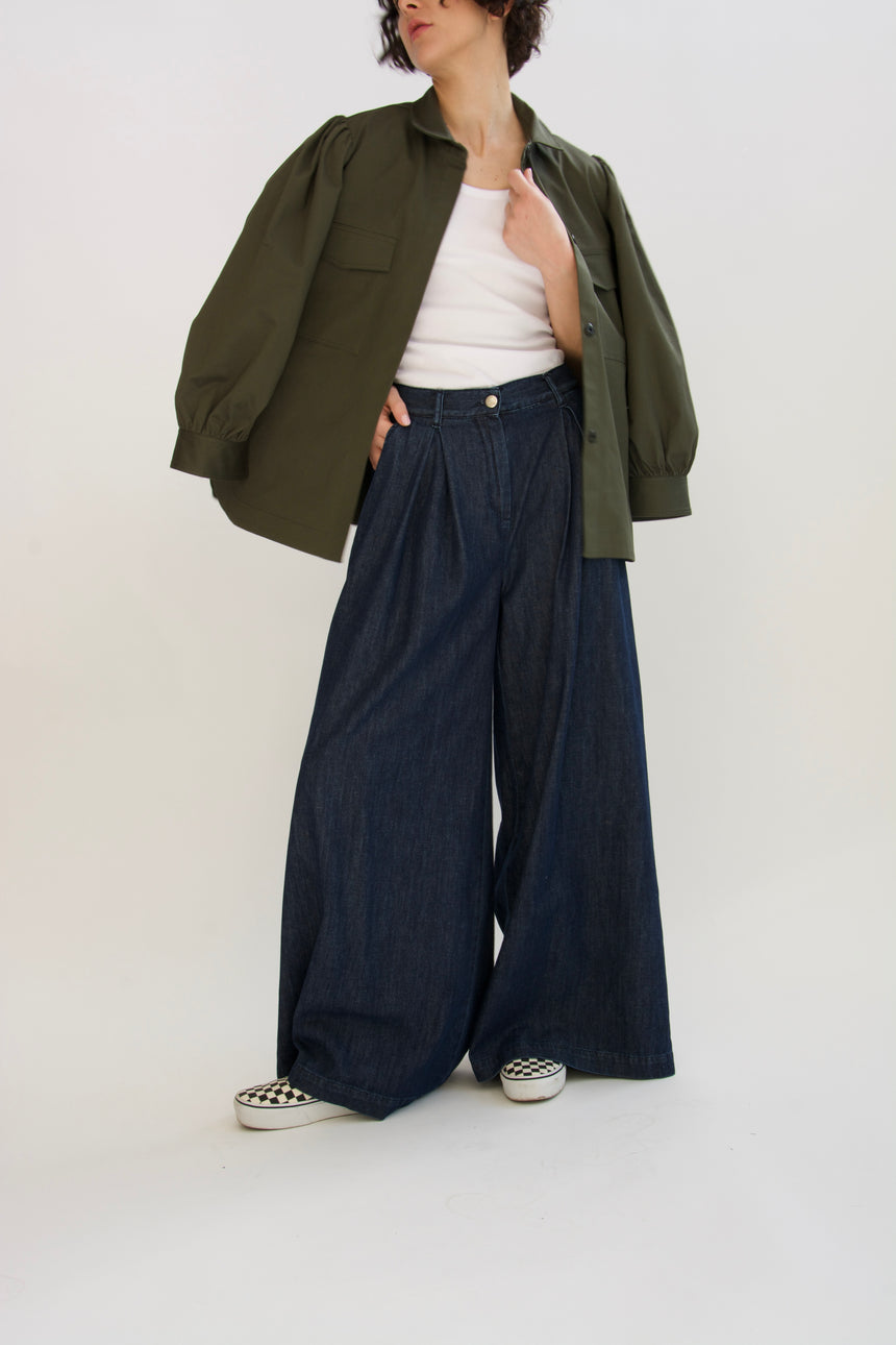Overshirt con arriccio sulla spalla