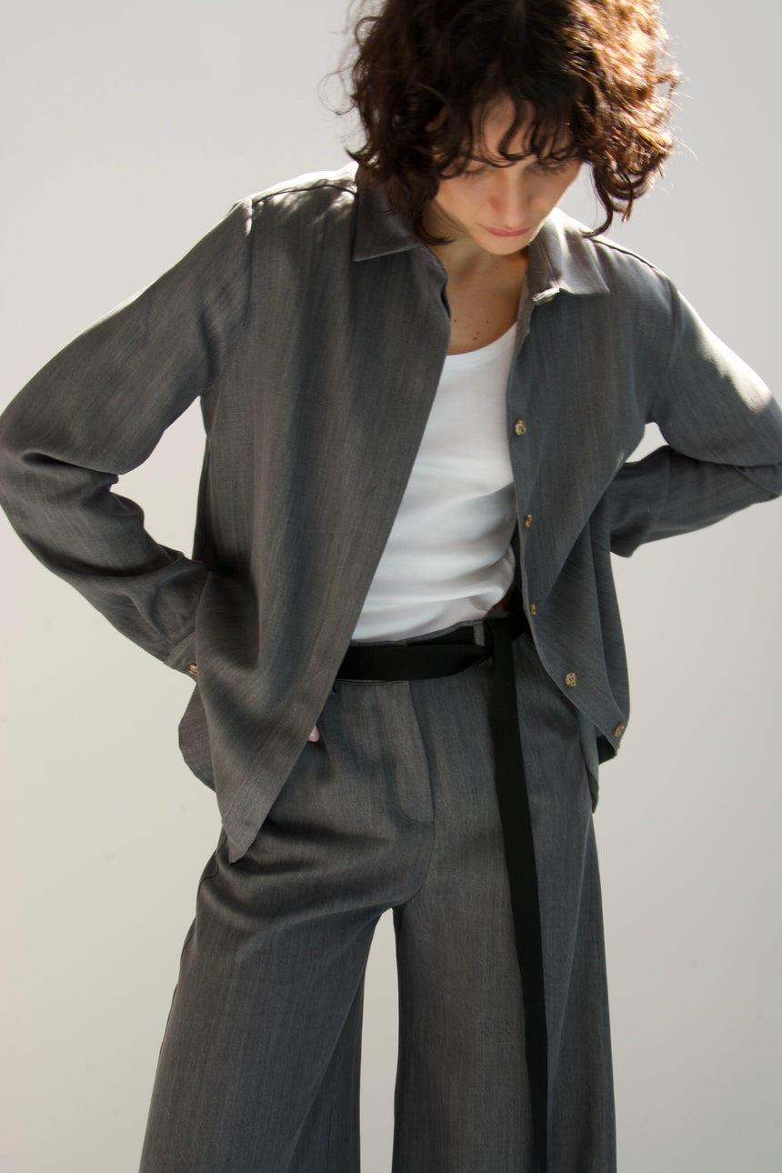 Camicia a uomo con spacchi