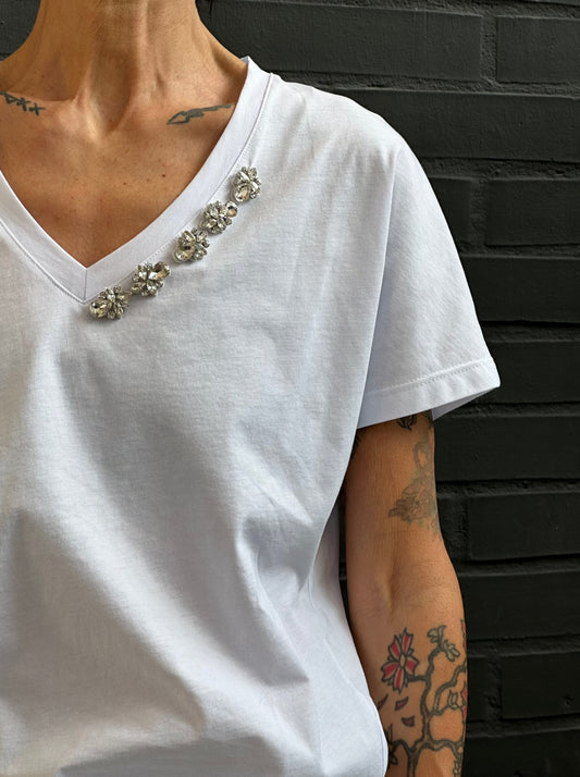 V-neck T-shirt with jewel