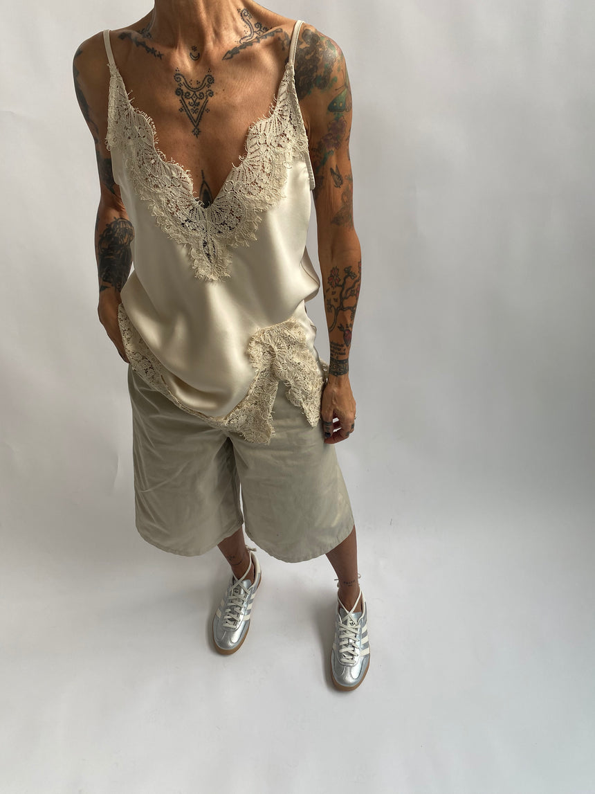 Top in satin e pizzo