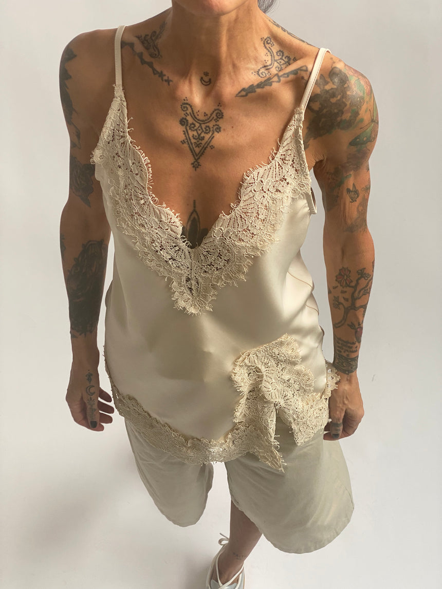 Top in satin e pizzo