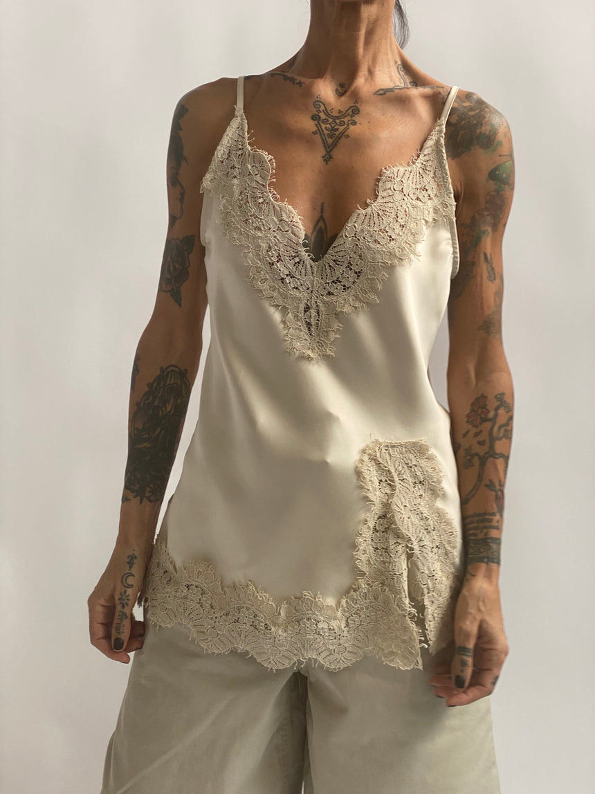 Top in satin e pizzo