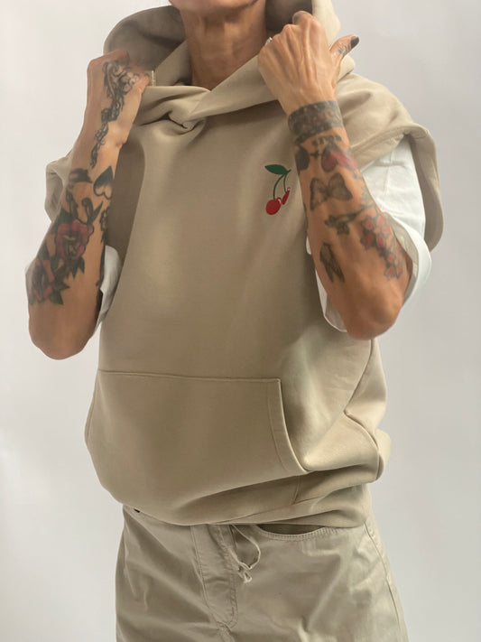 Felpa smanicata cappuccio con ricamo