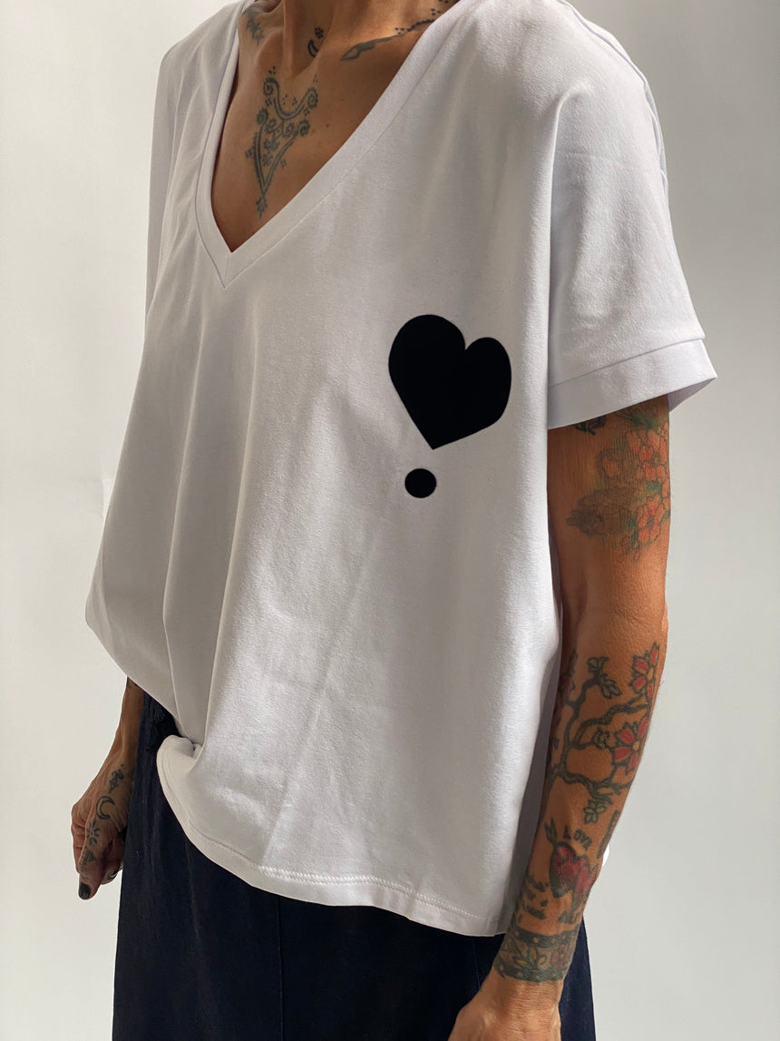 T-shirt scollo V con stampa floc
