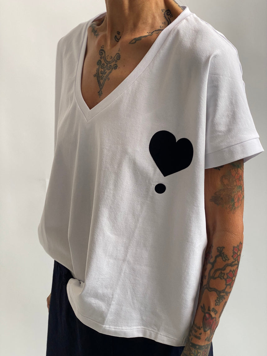 T-shirt scollo V con stampa floc