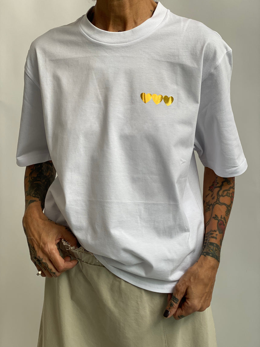 T-shirt girocollo spalla scesa con stampa cuori