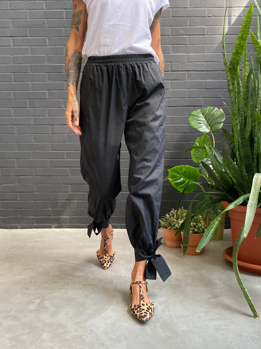 Buy online Bow Detailed Striped Trousers from bottom wear for Women by  Yaadleen for ₹480 at 70% off | 2024 Limeroad.com