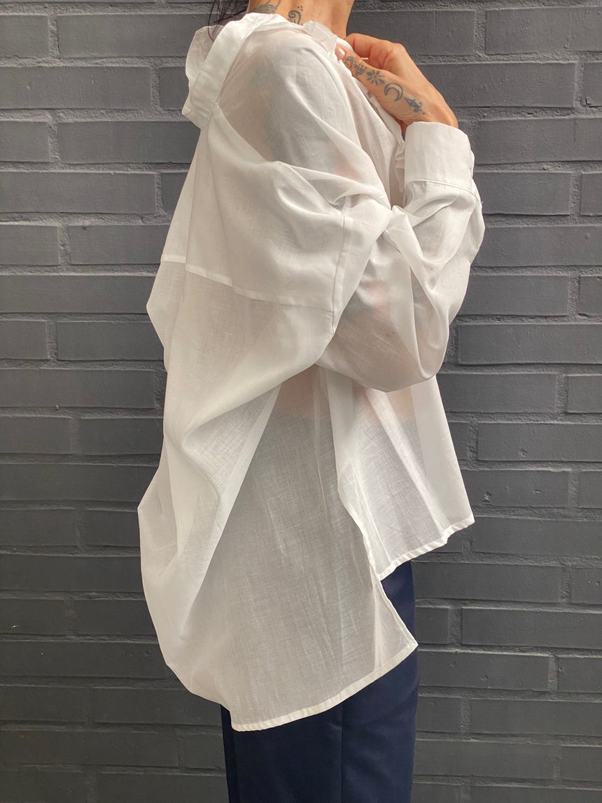 Camicia  in mussola con doppia frappa