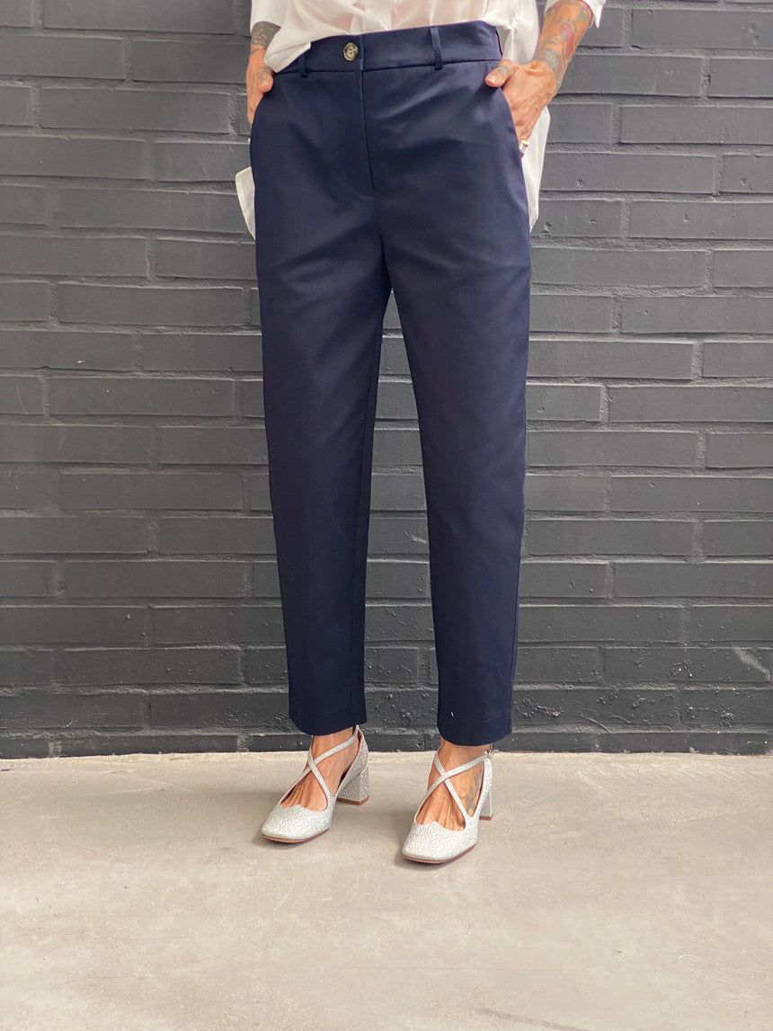 Tube trousers in stretch cotton